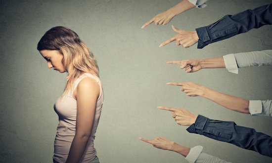 ثلاث كلمات... تحطّم الأحلام
