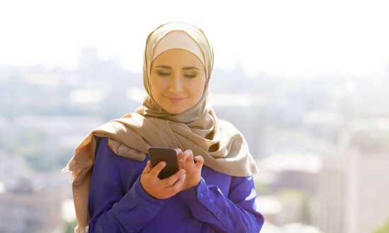 كوني أنت... أمام الشّاشة كما ورائها...  